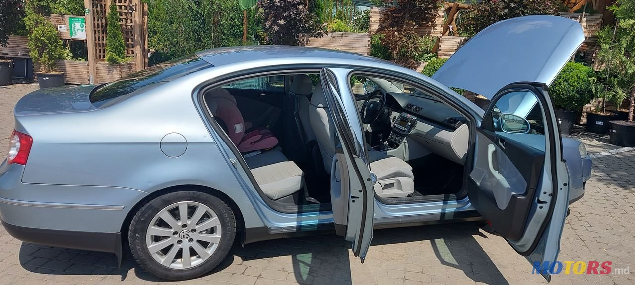 2006' Volkswagen Passat photo #3