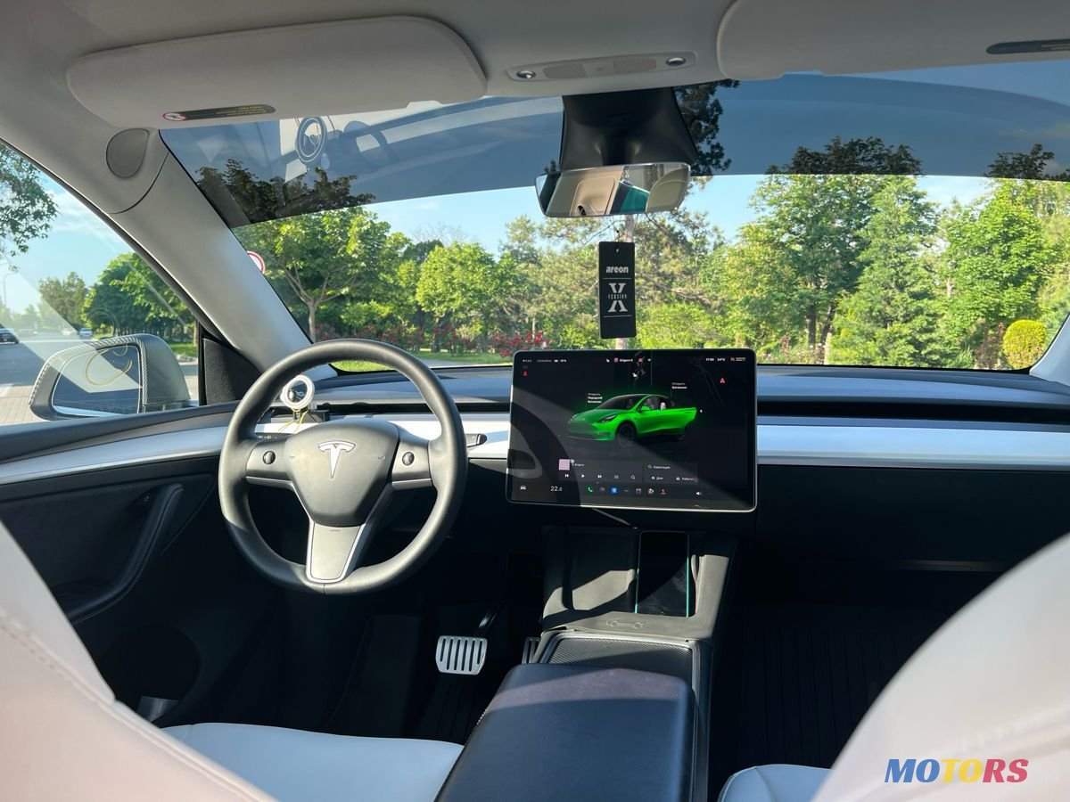 2023' Tesla Model Y photo #5
