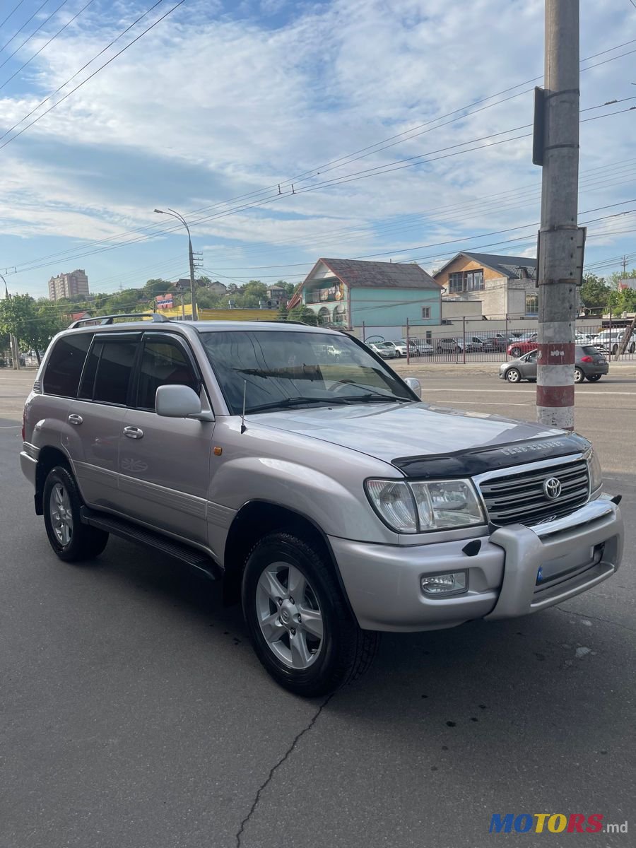 2004' Toyota Land Cruiser photo #2