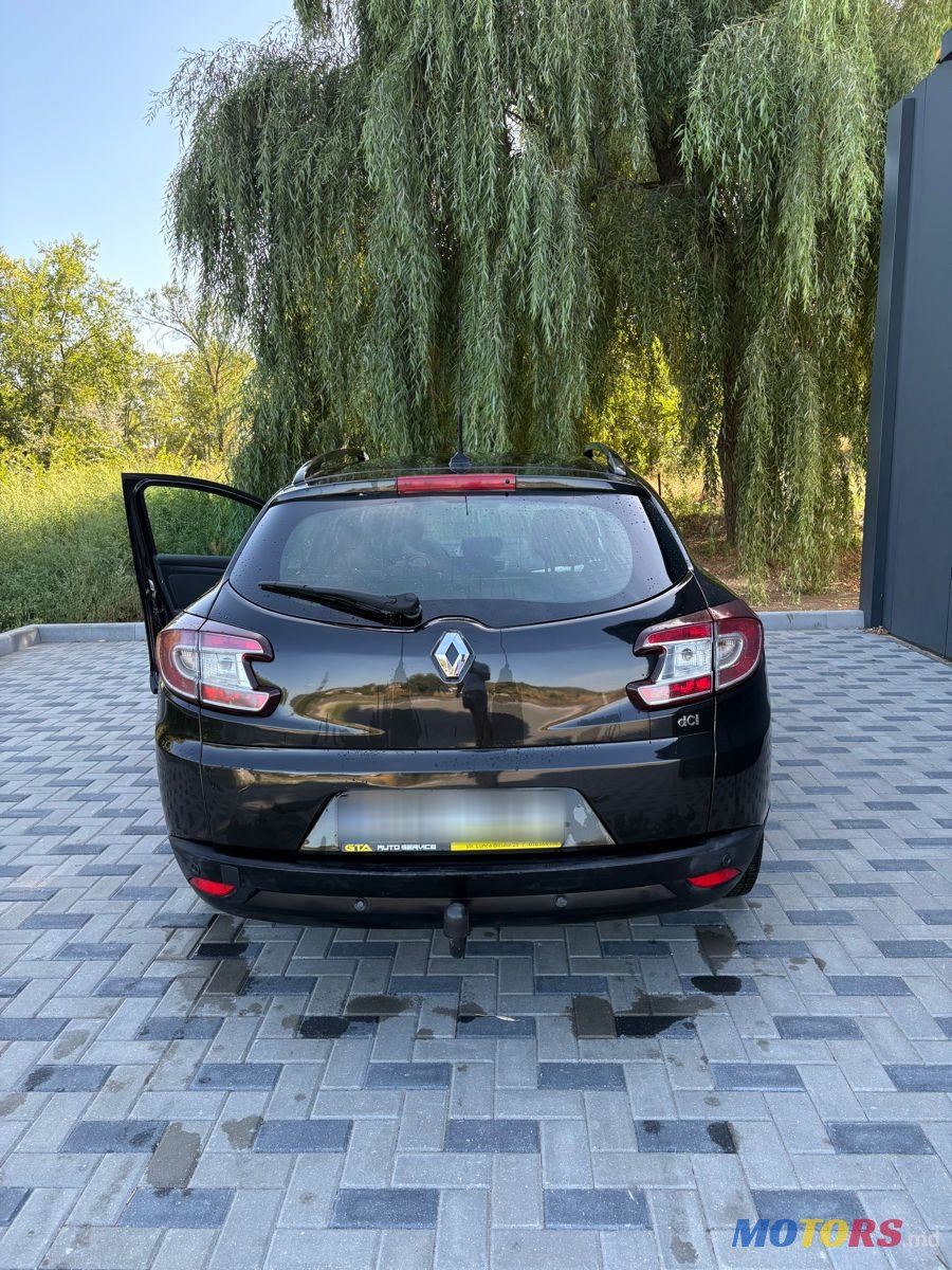 2010' Renault Megane photo #2