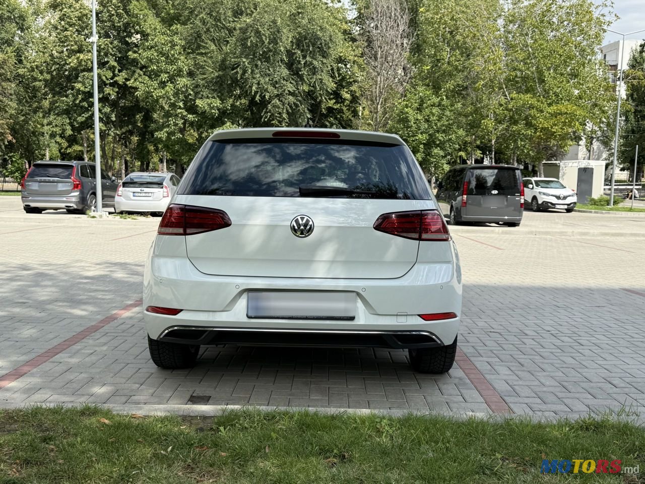 2017' Volkswagen Golf photo #4