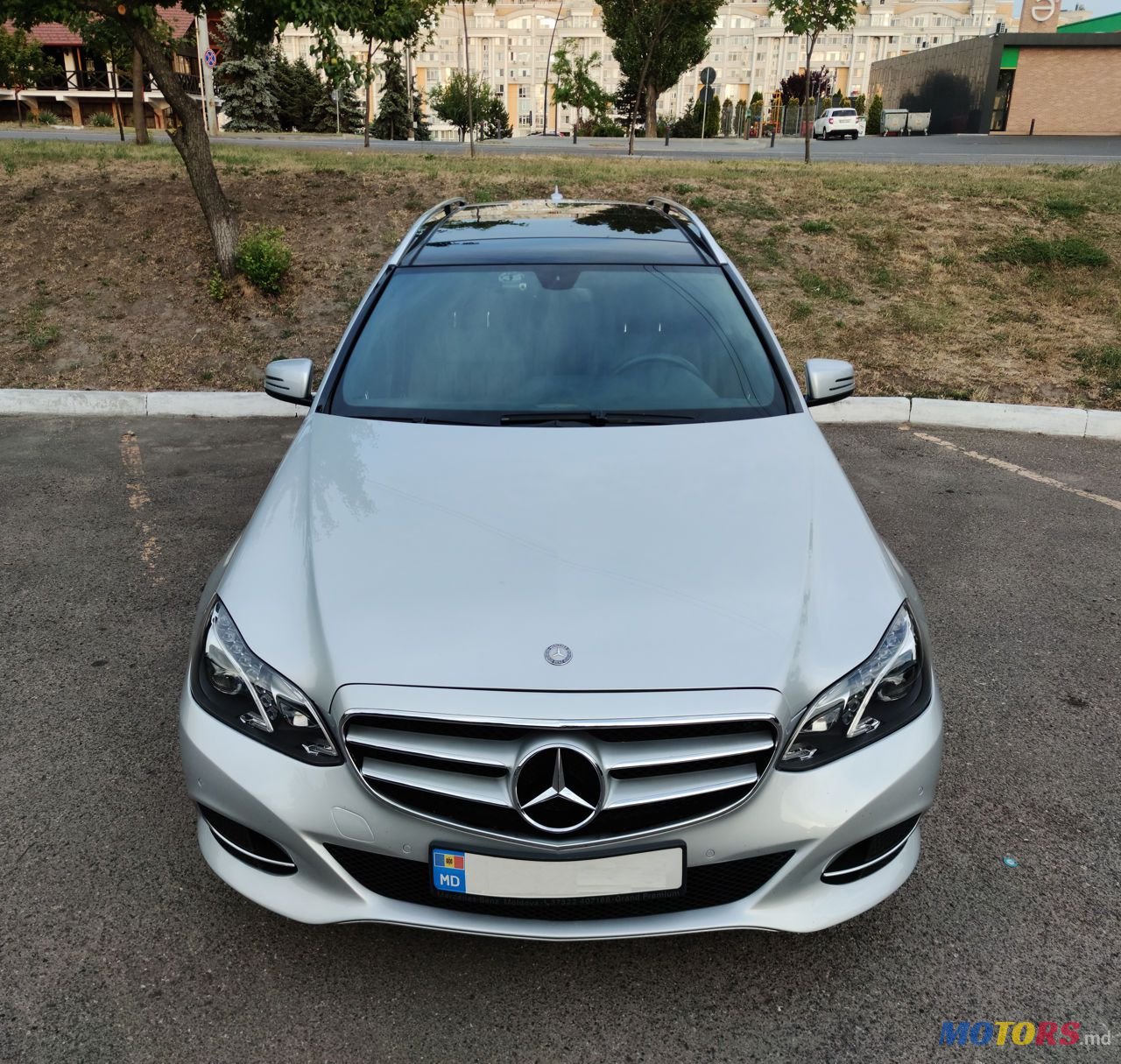 2013' Mercedes-Benz E Класс photo #2