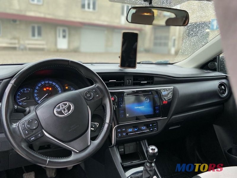 2018' Toyota Auris photo #5