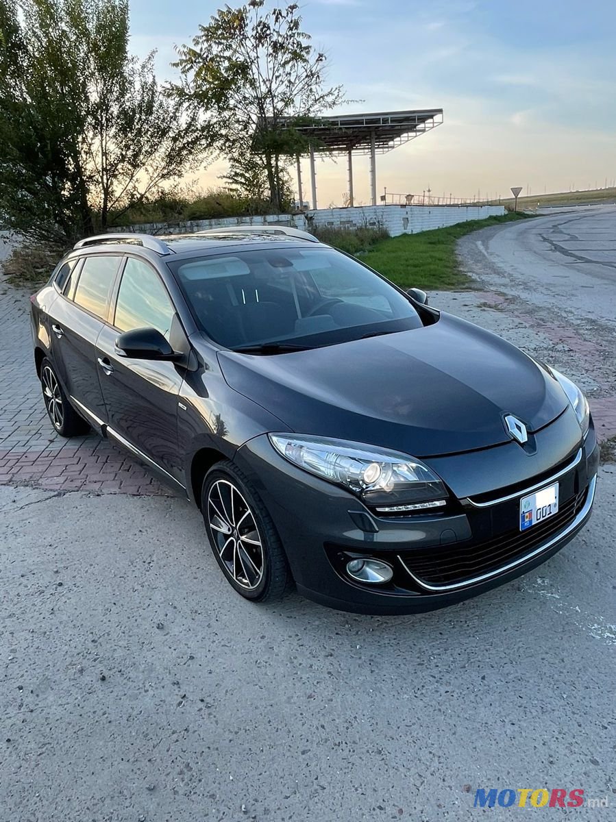 2012' Renault Megane photo #1