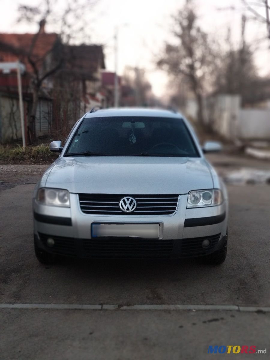 2004' Volkswagen Passat photo #1