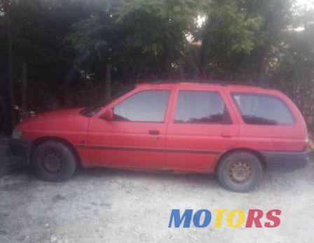 1993' Ford Escort photo #3