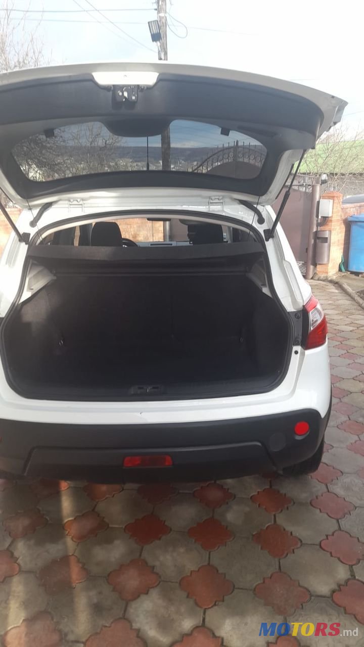 2012' Nissan Qashqai photo #2