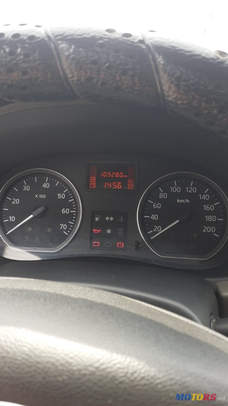 2012' Dacia Sandero photo #3