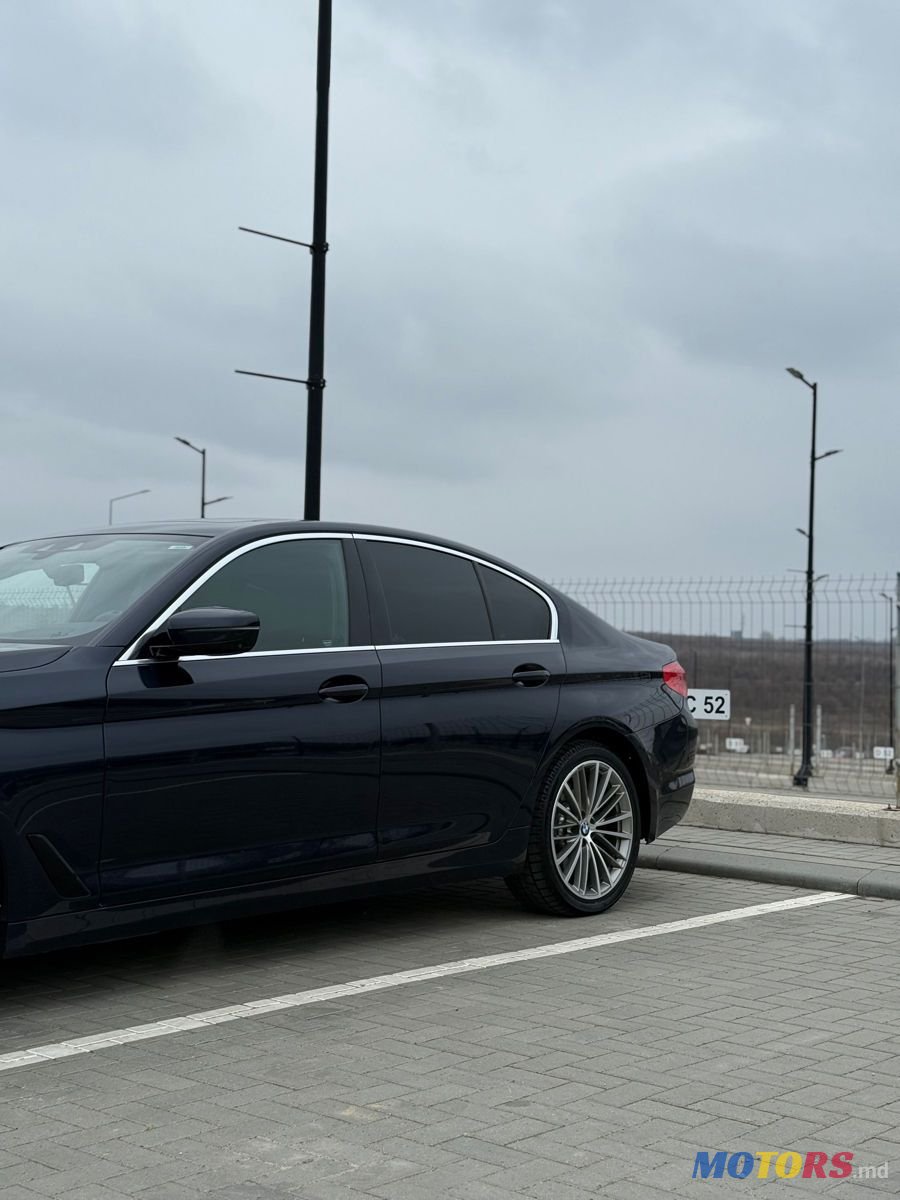 2020' BMW 5 Series photo #2