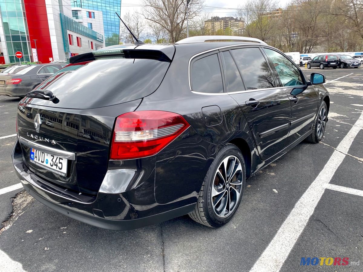 2014' Renault Laguna photo #4