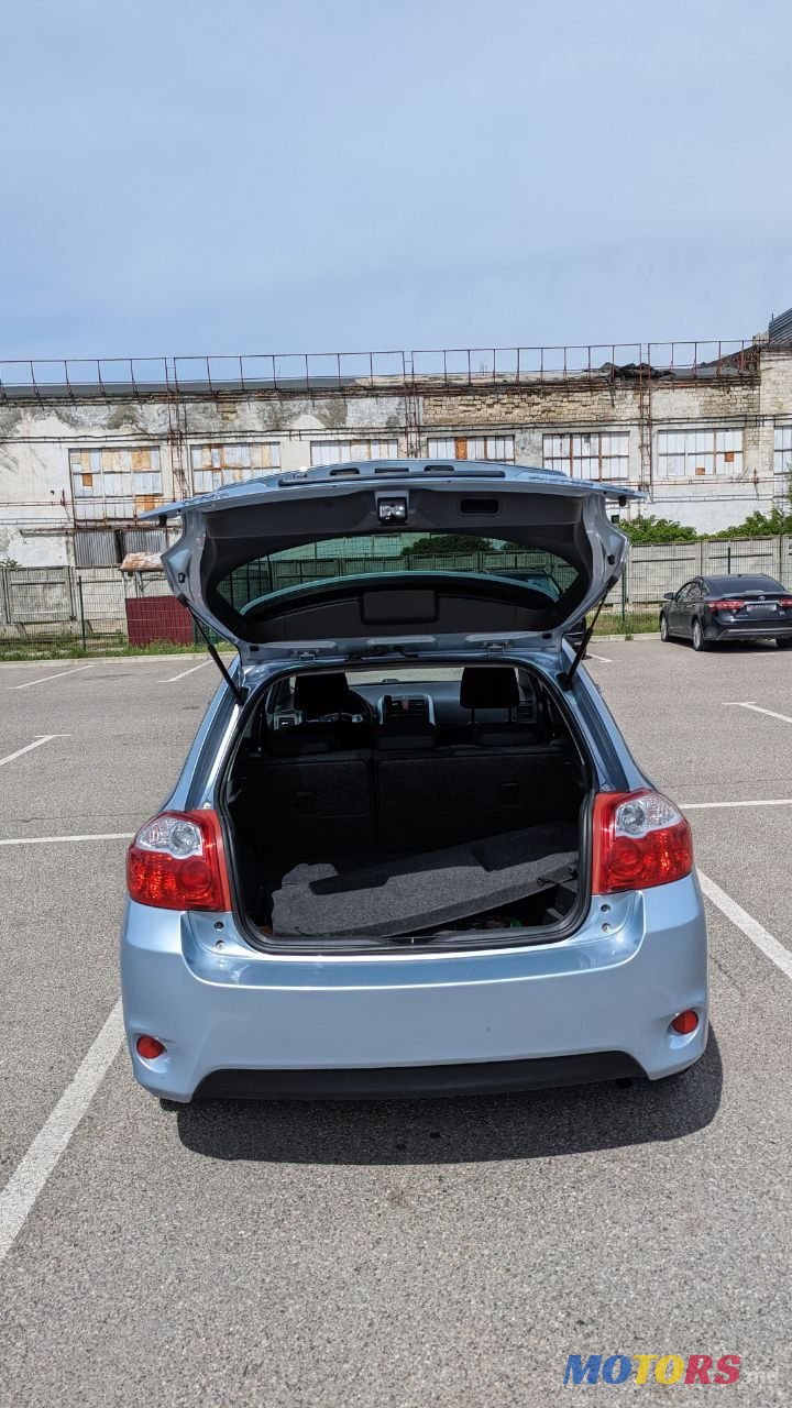 2010' Toyota Auris photo #5