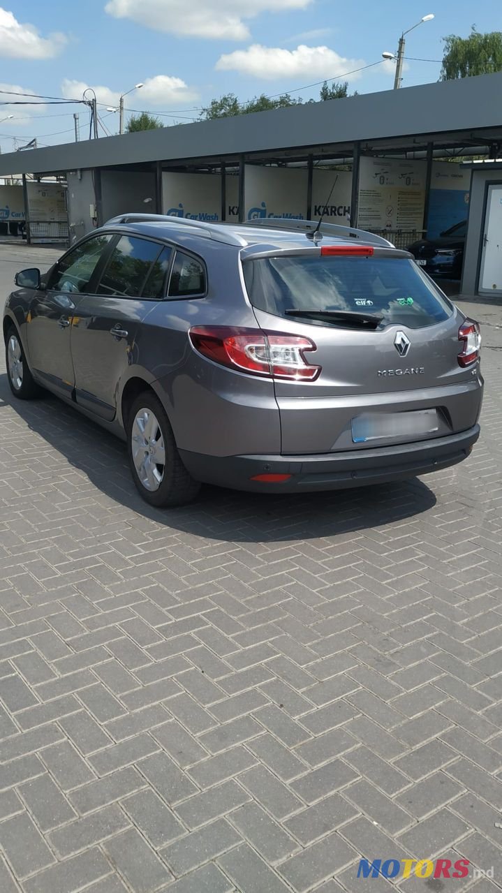 2012' Renault Megane photo #2