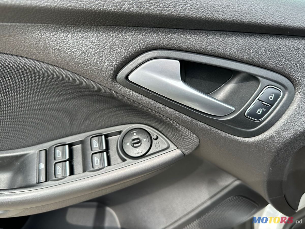 2015' Ford Focus photo #6