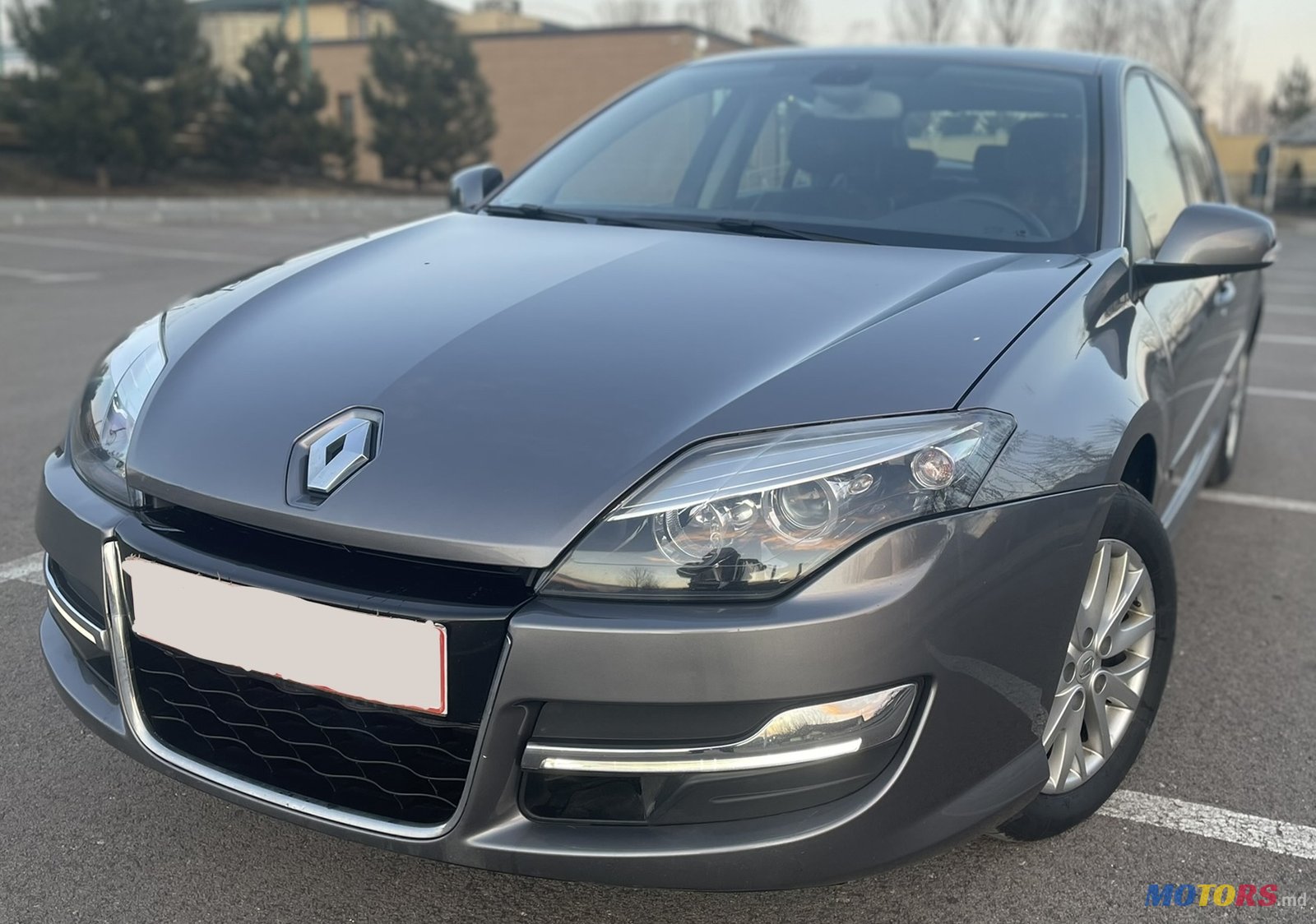 2014' Renault Laguna photo #2