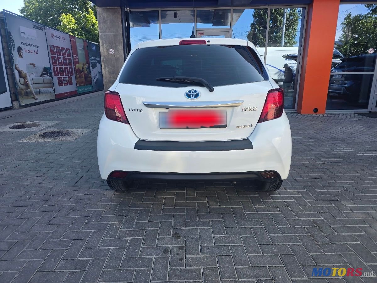 2015' Toyota Yaris photo #6