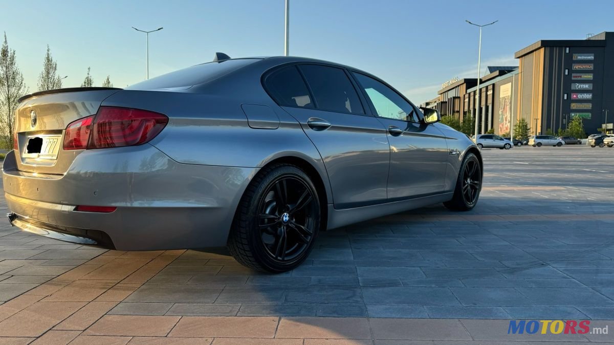 2012' BMW 5 Series photo #6