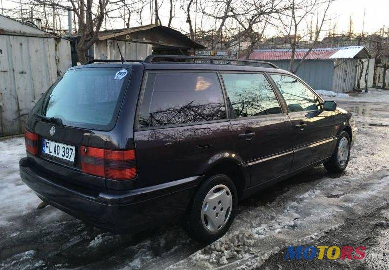 1994' Volkswagen Passat photo #2