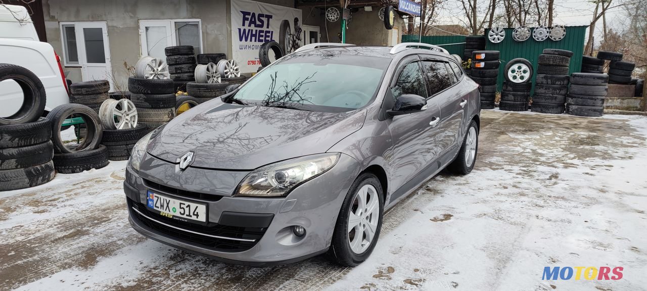 2011' Renault Megane photo #1