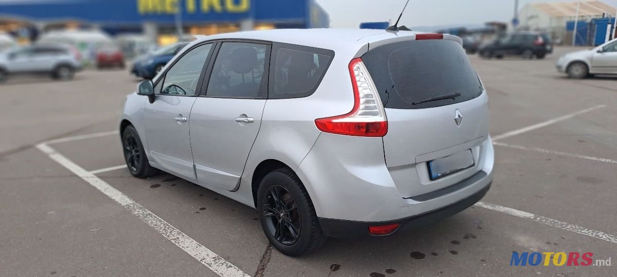 2014' Renault Grand Scenic photo #1
