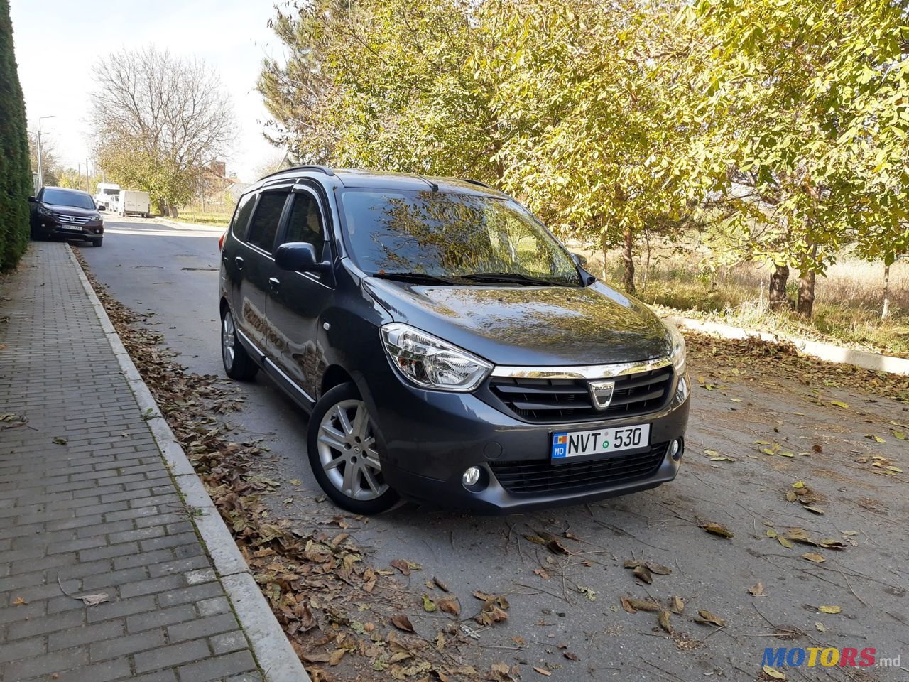 2013' Dacia Lodgy photo #1