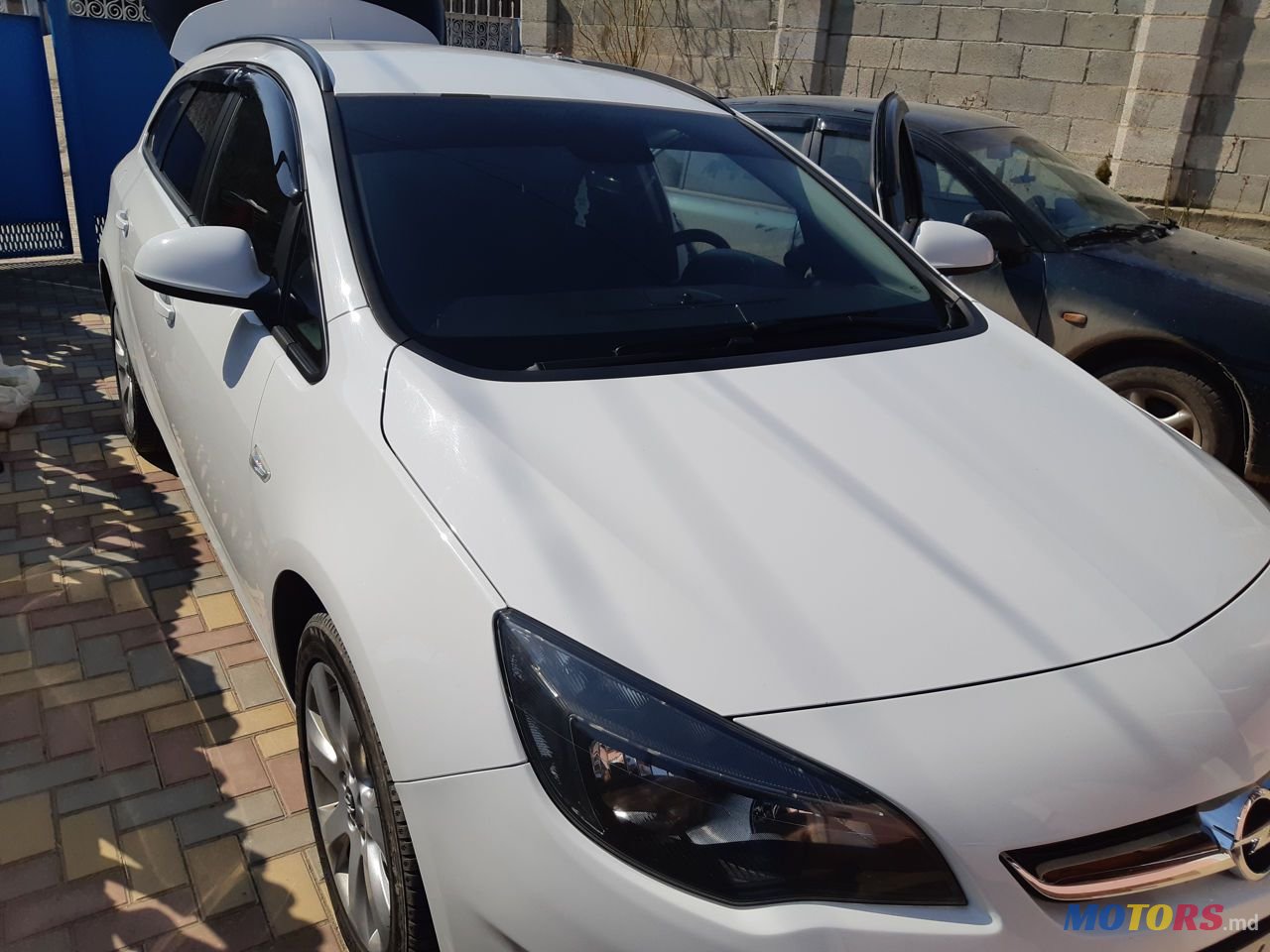 2014' Opel Astra photo #3