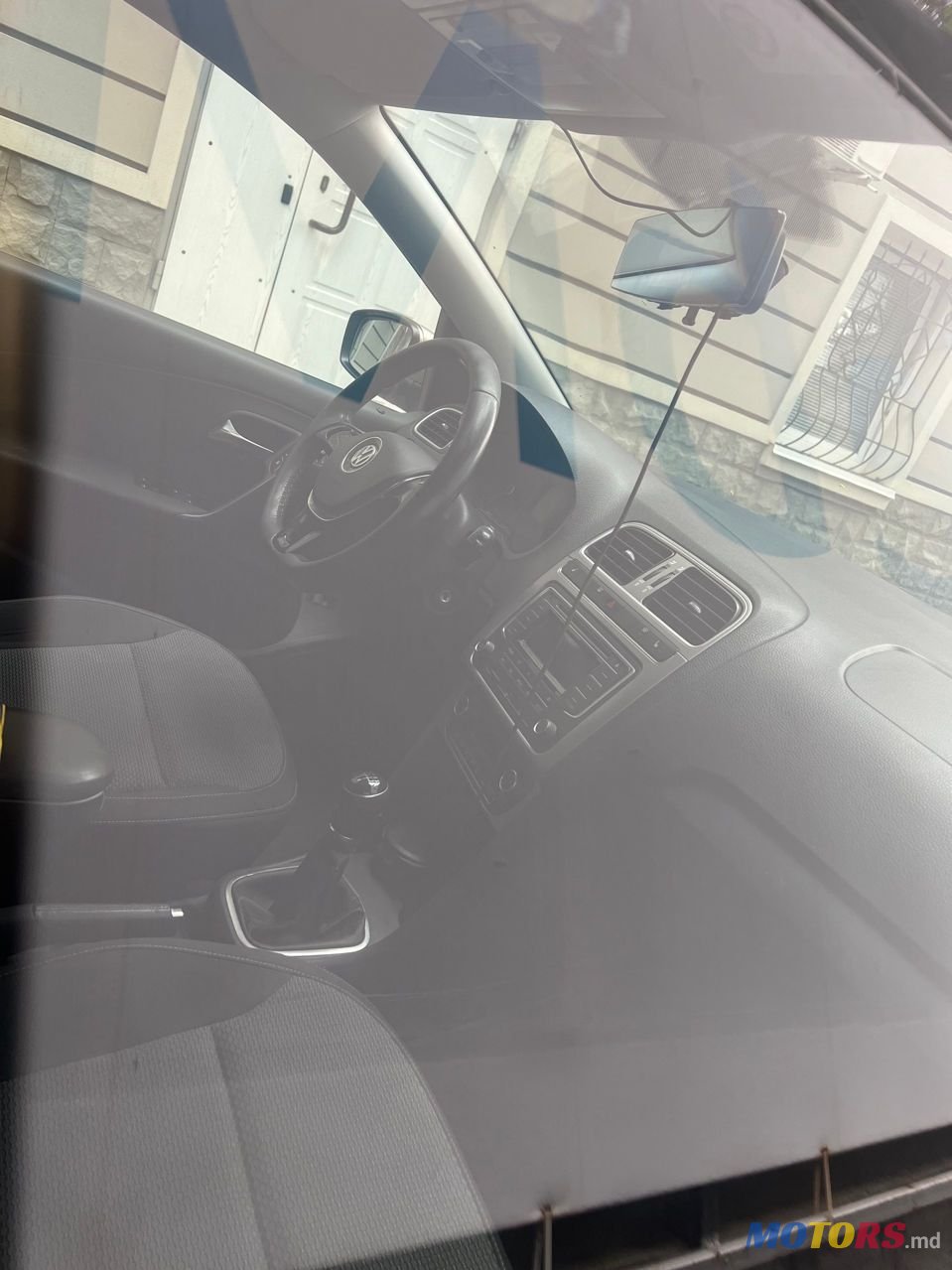 2017' Volkswagen Polo photo #2