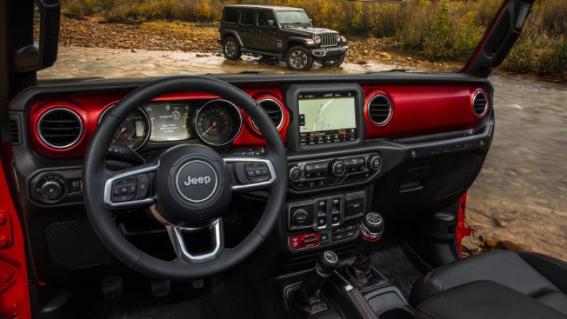 2018 Jeep Wrangler interior revealed with retro touches and bright colors