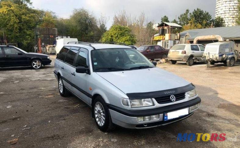 1995' Volkswagen Passat photo #3