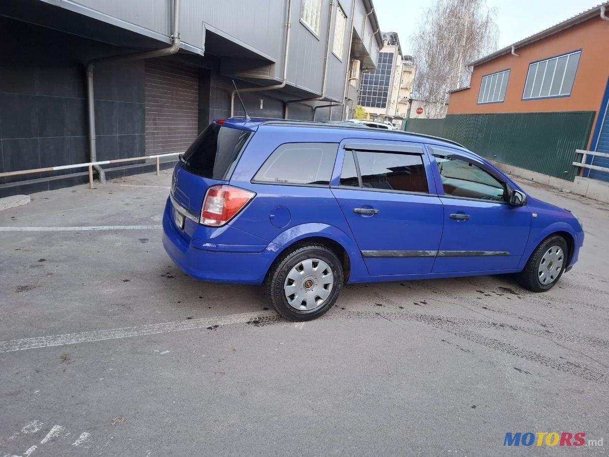 2008' Opel Astra photo #4