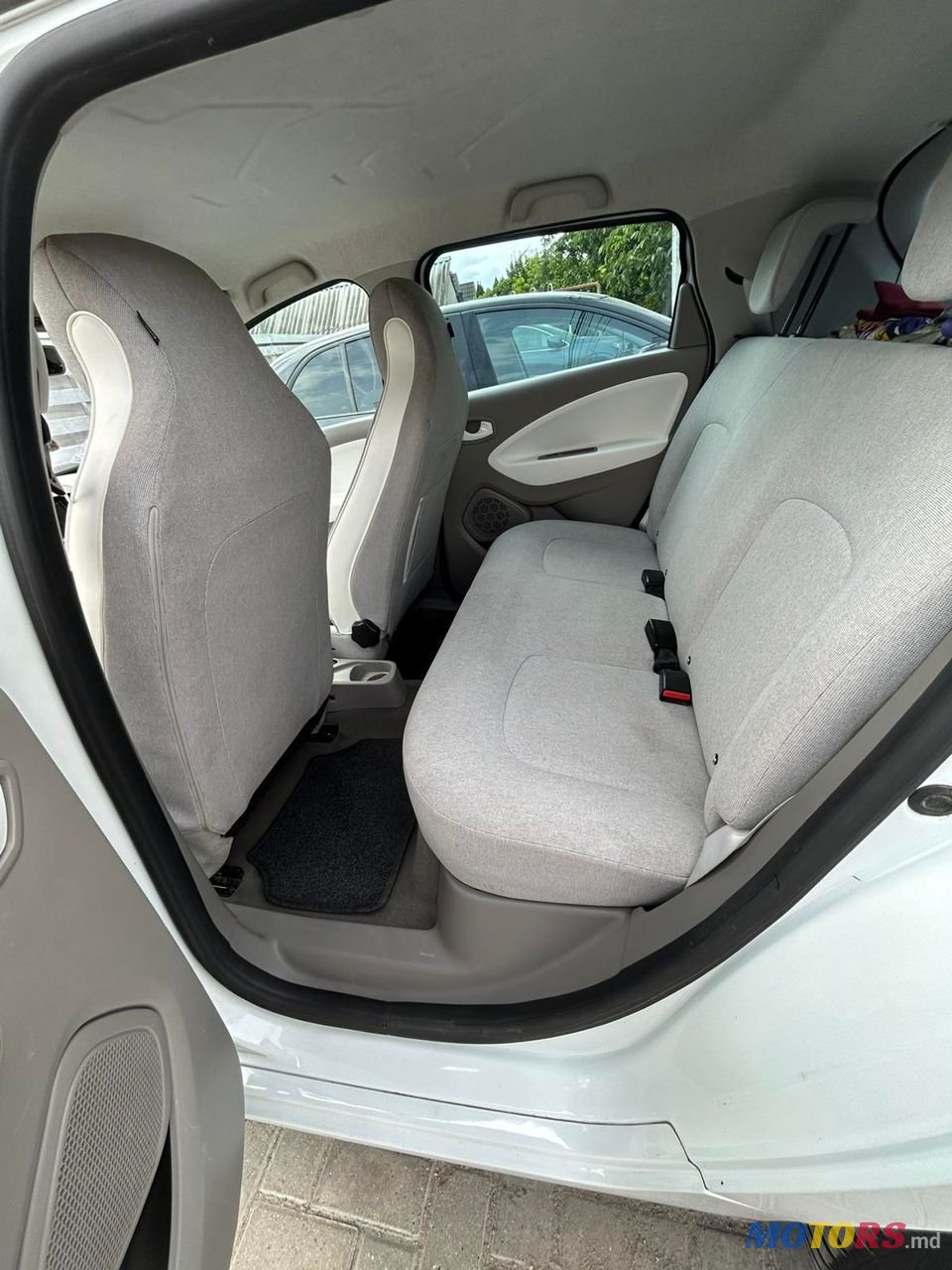 2013' Renault Zoe photo #5