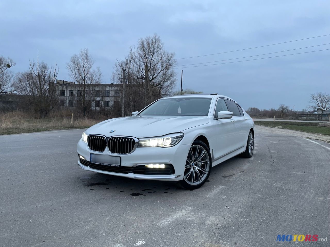 2017' BMW 7 Series photo #2