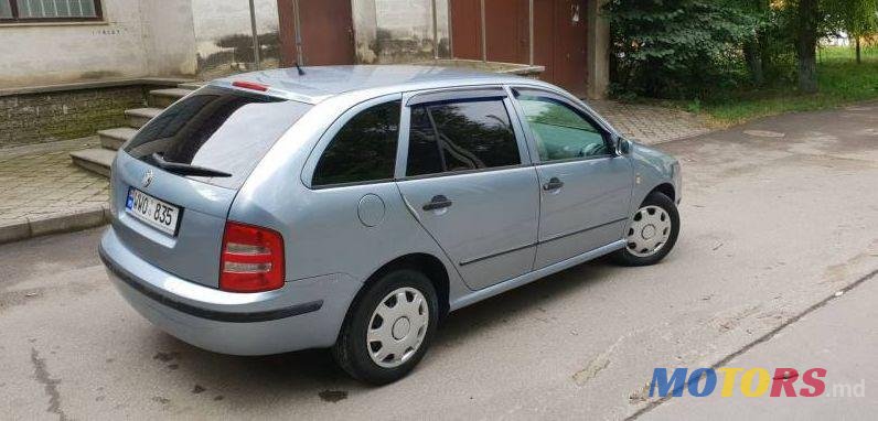 2002' Skoda Fabia photo #1