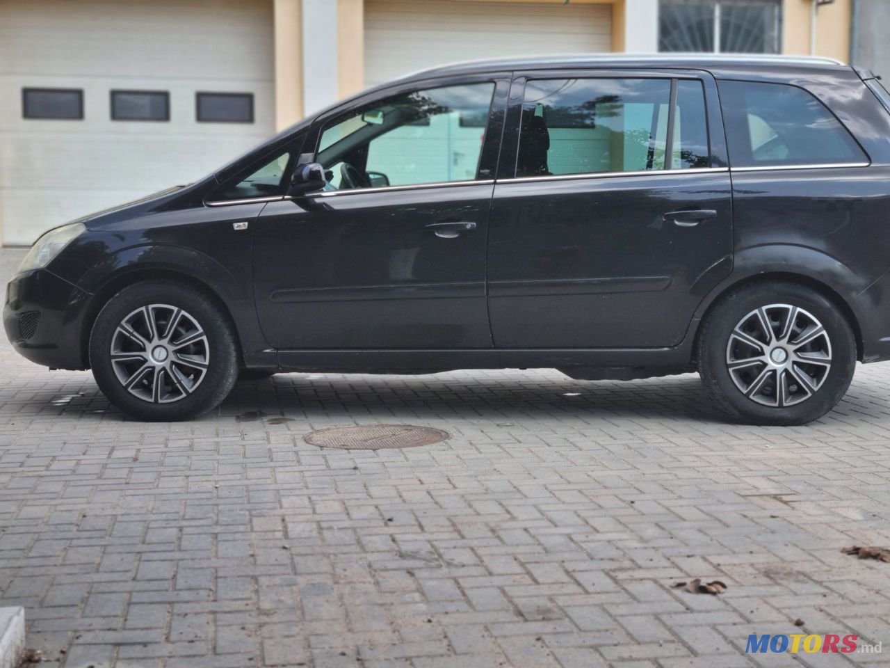 2008' Opel Zafira photo #2