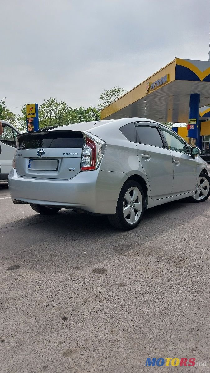 2012' Toyota Prius photo #4