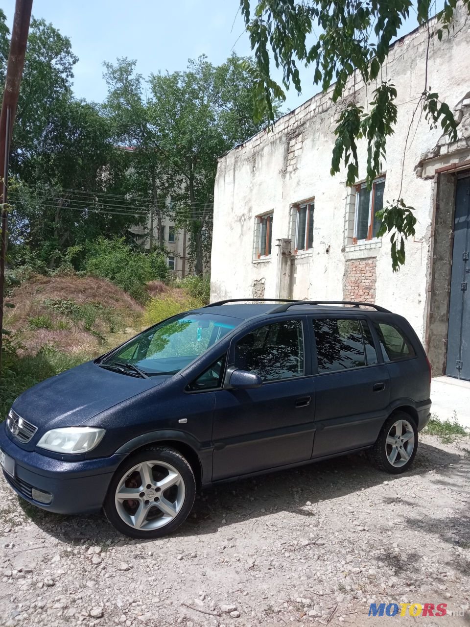 2003' Opel Zafira photo #1