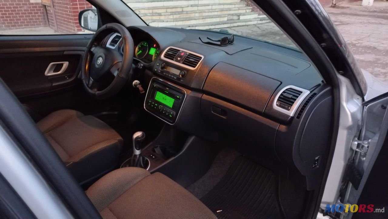 2009' Skoda Roomster photo #3