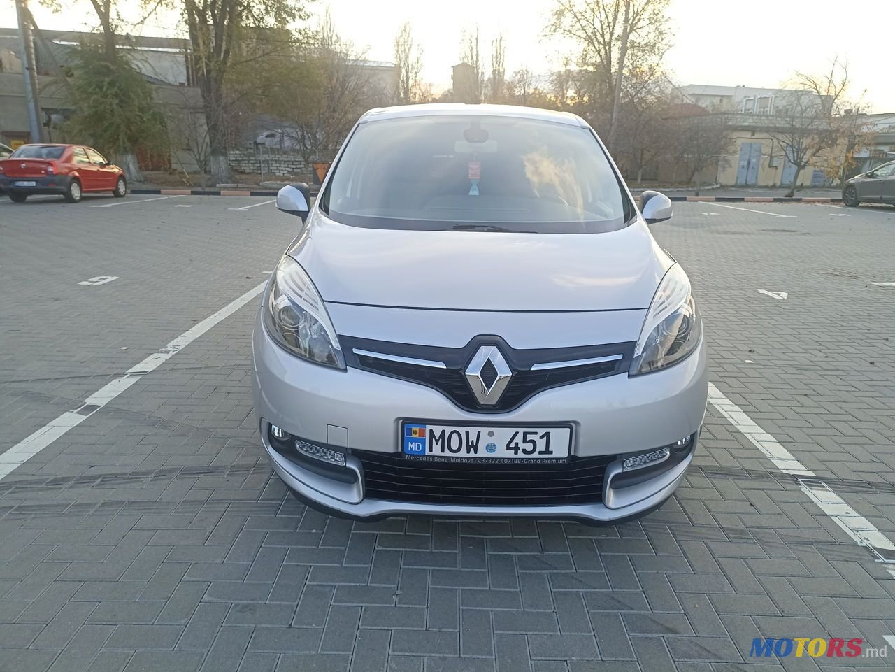 2014' Renault Grand Scenic photo #2