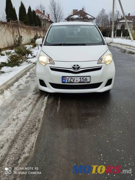 2011' Toyota Verso-S photo #3