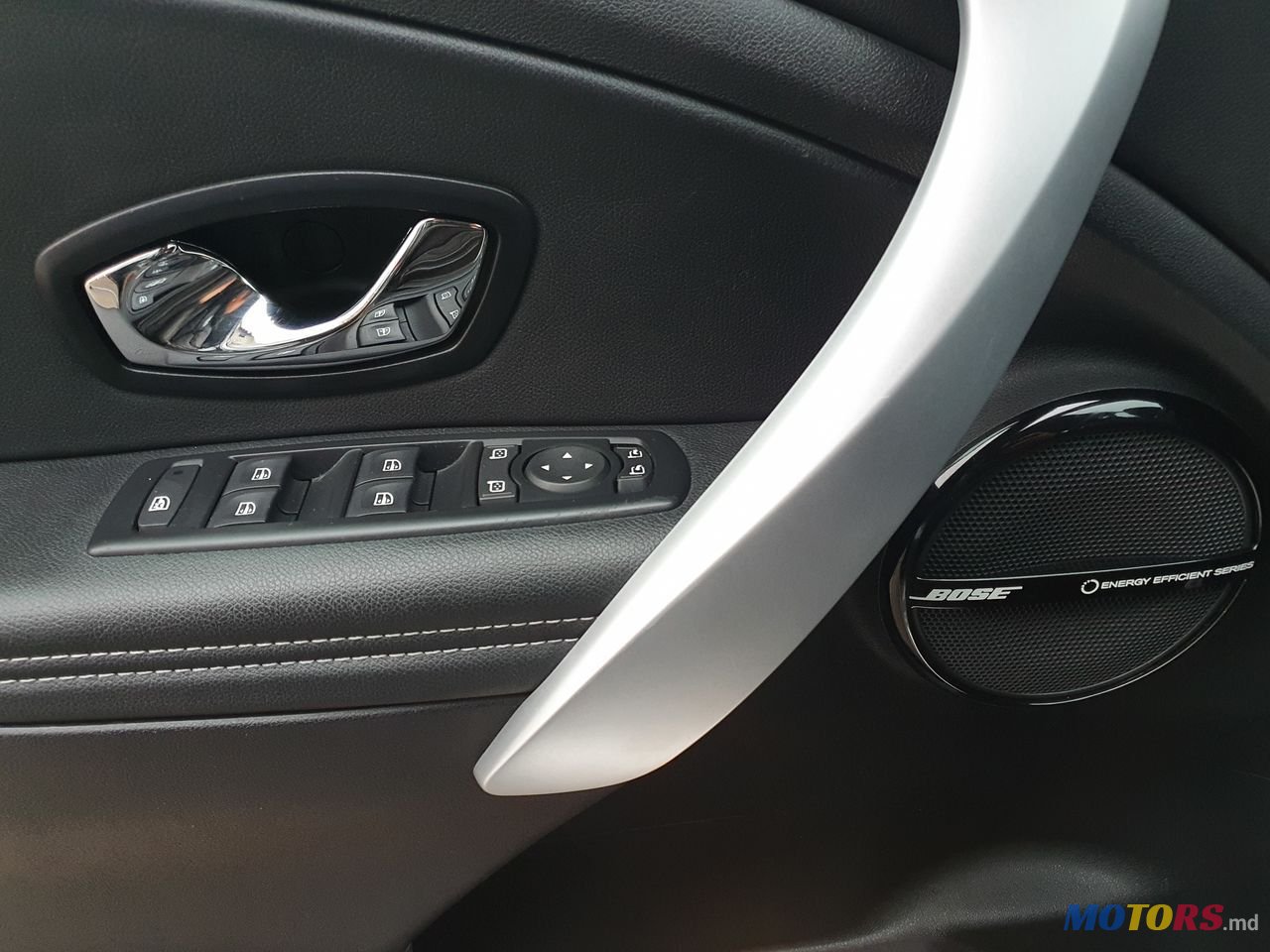 2012' Renault Megane photo #6