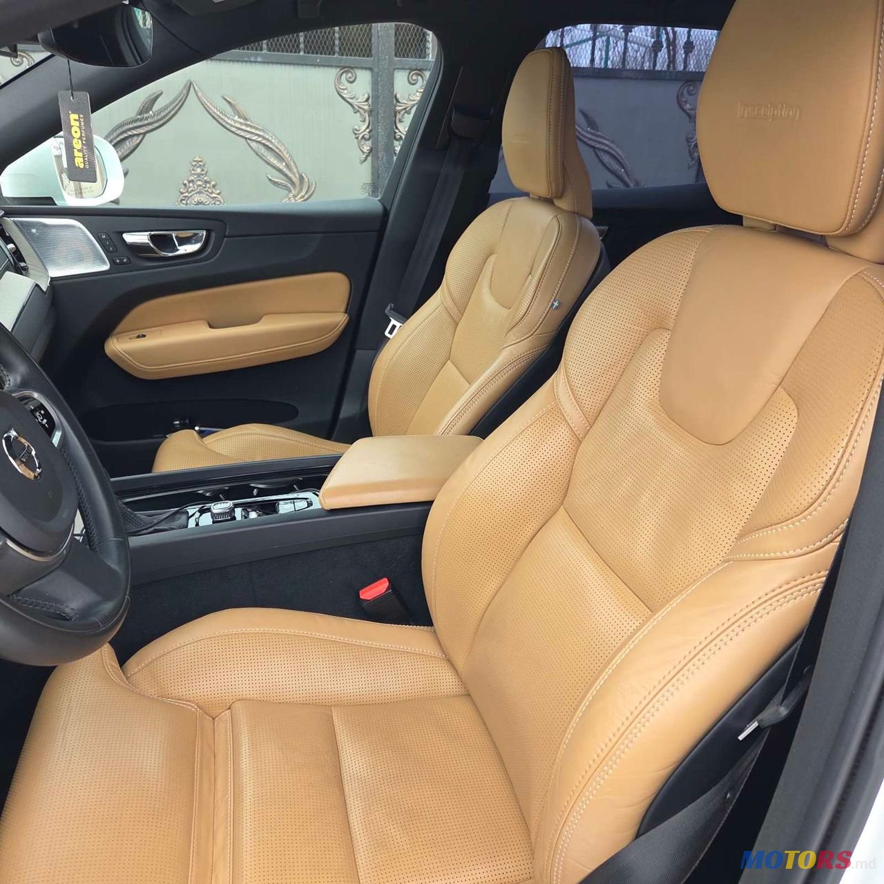 2018' Volvo XC60 photo #6