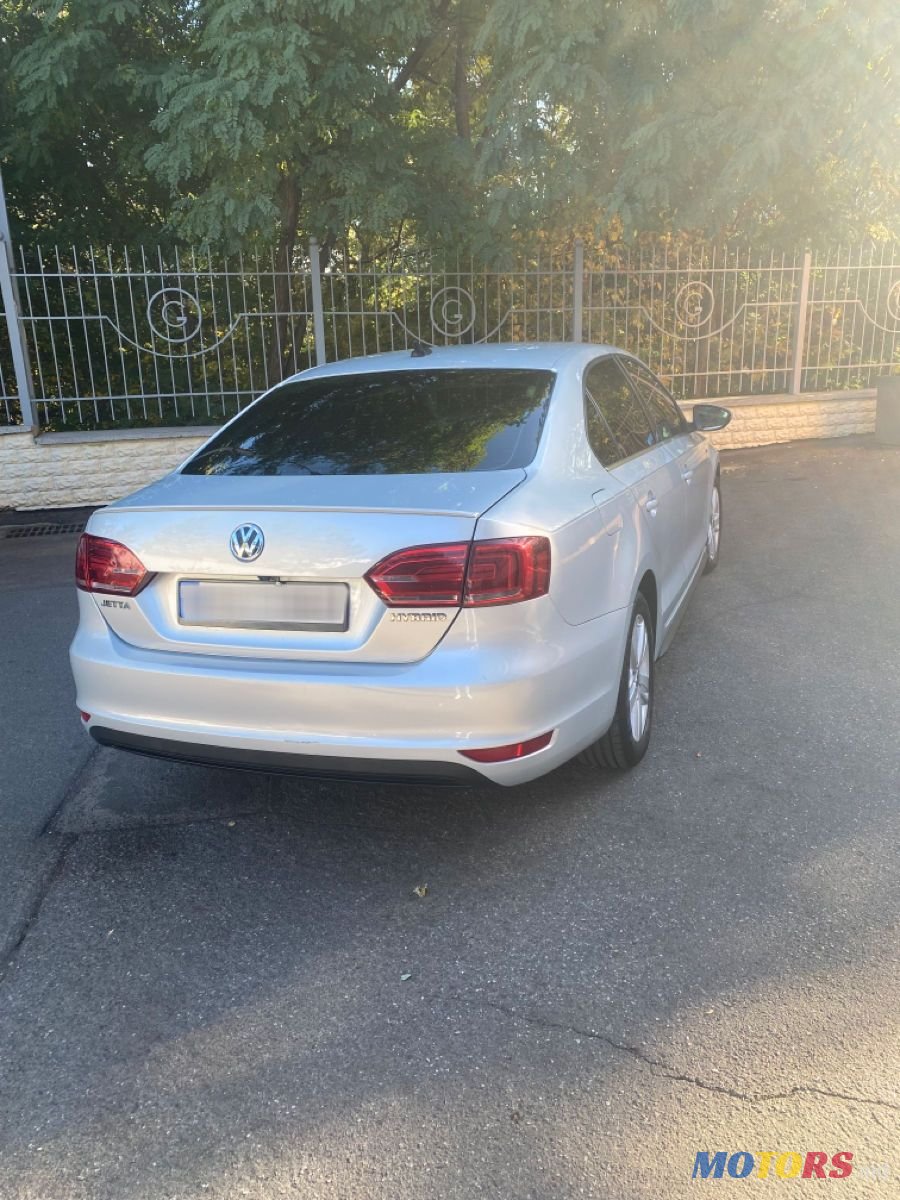2012' Volkswagen Jetta photo #3