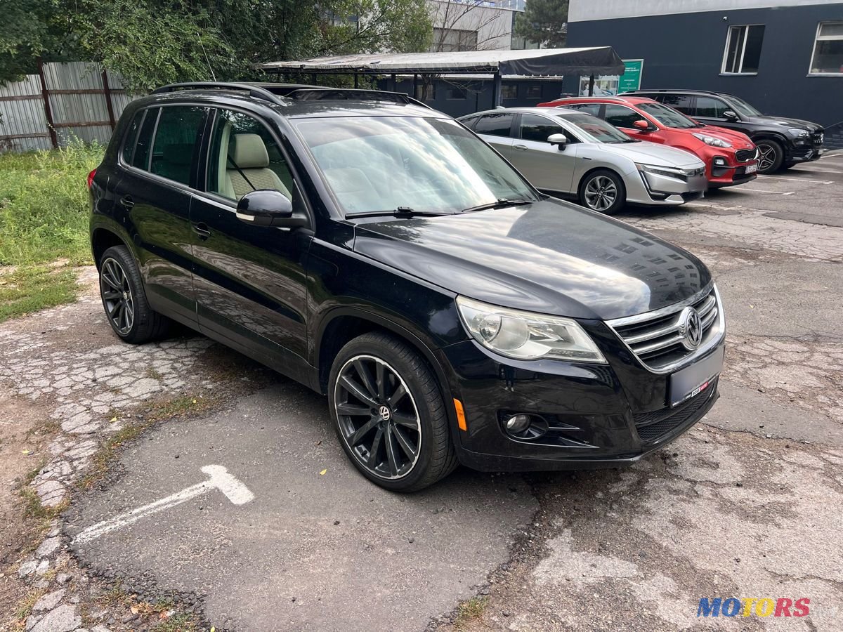 2009' Volkswagen Tiguan photo #3