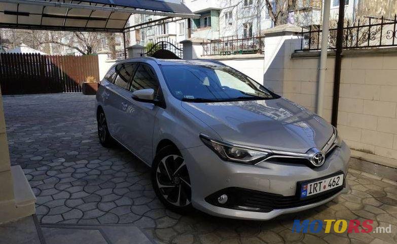 2015' Toyota Auris photo #1