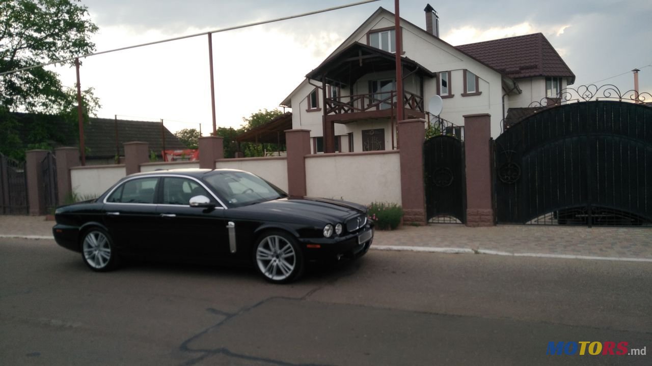 2009' Jaguar XJ photo #4