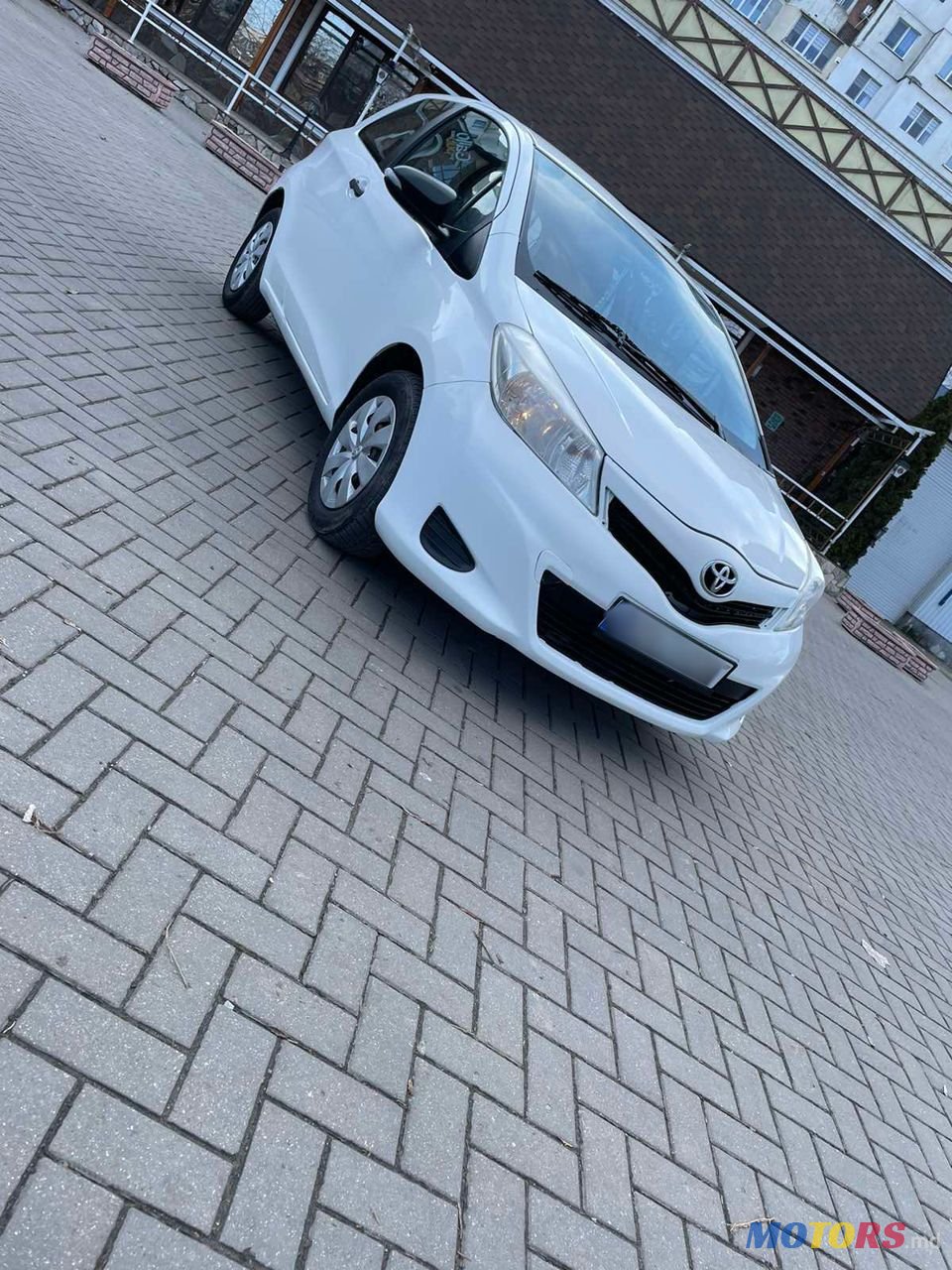 2013' Toyota Yaris photo #3