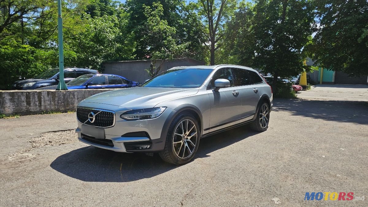 2019' Volvo V90 Cross Country photo #1