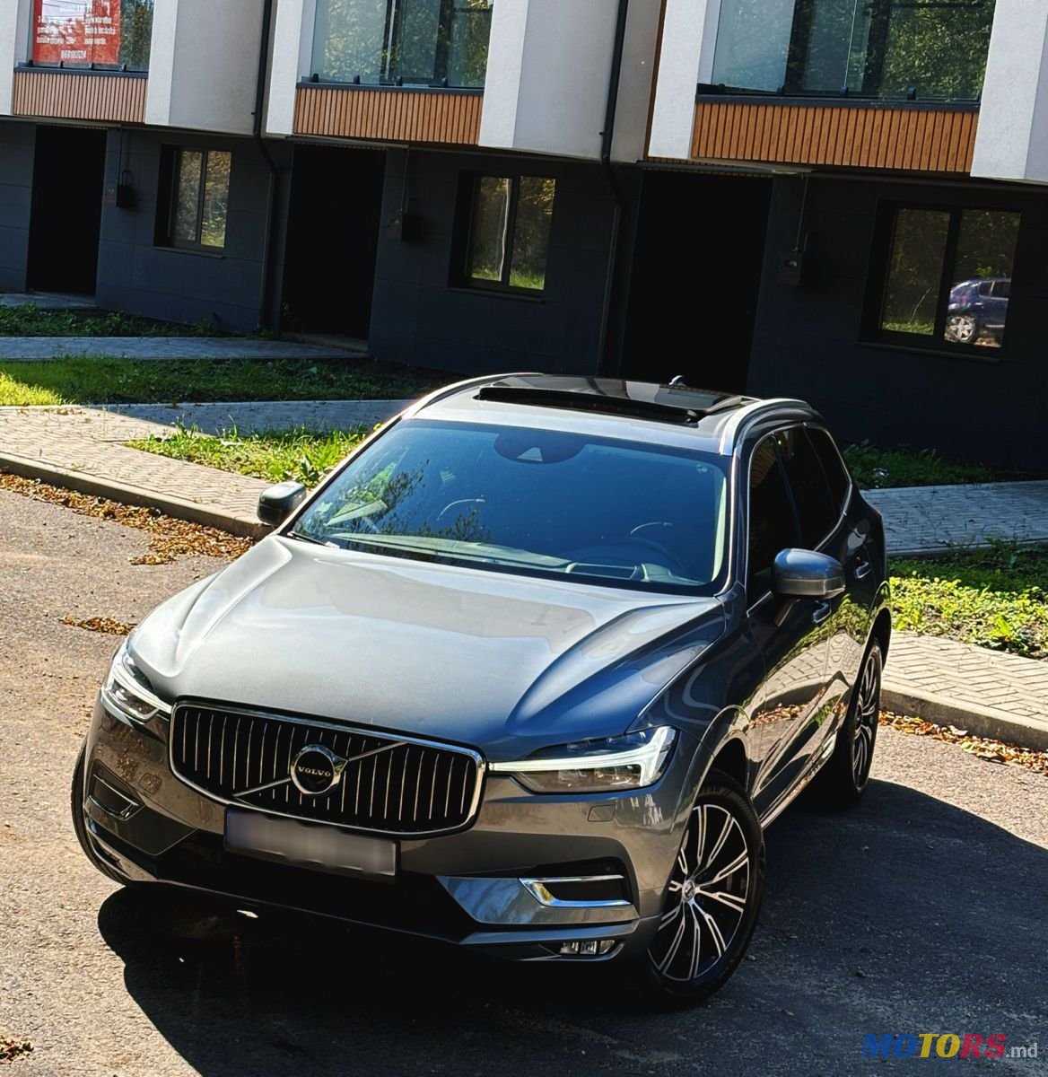 2021' Volvo XC60 photo #2