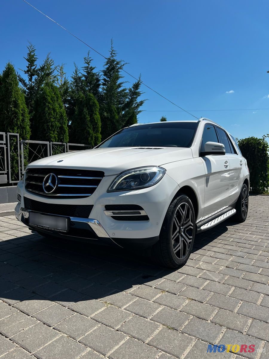 2013' Mercedes-Benz M Класс photo #1