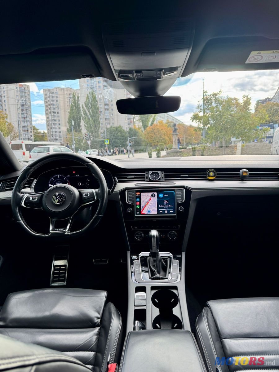 2017' Volkswagen Passat photo #6