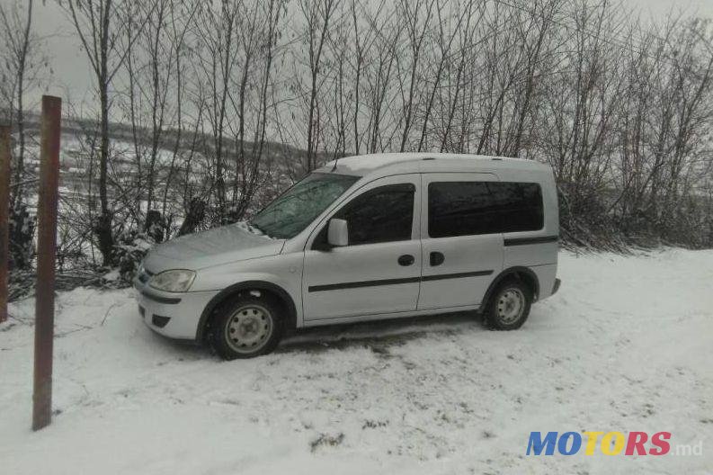 2005' Opel Combo photo #1
